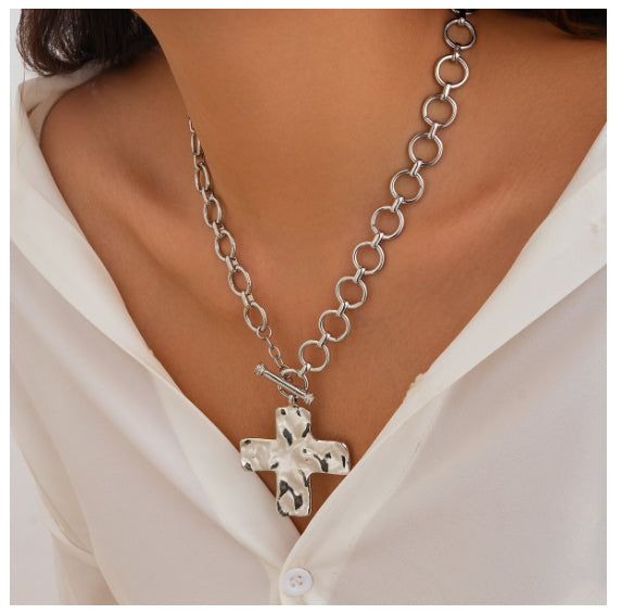 Fashionable Metal Cross Necklace