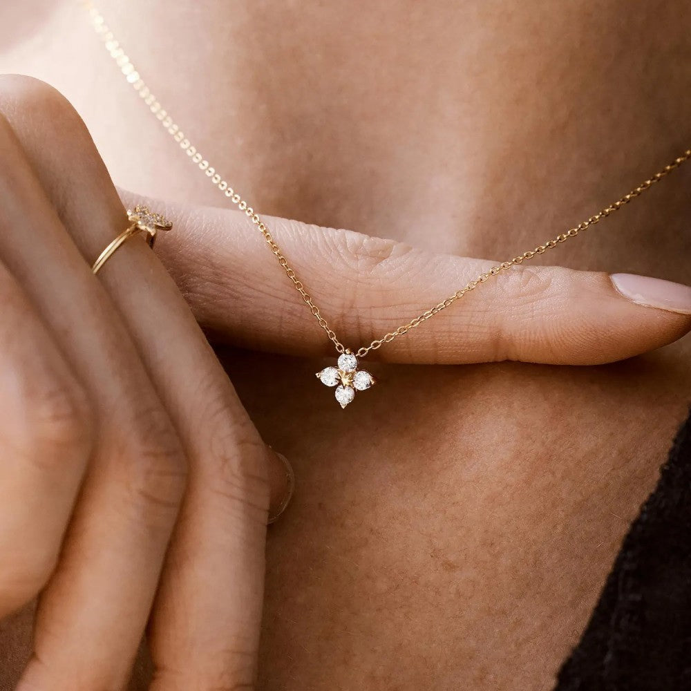 Clover Clavicle Necklace