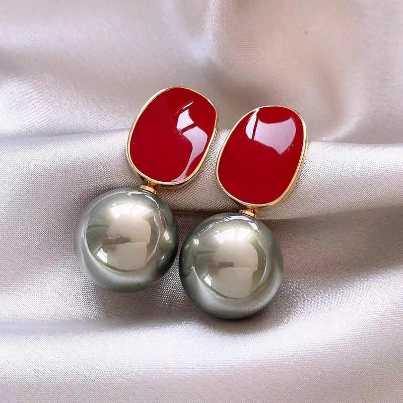 Dripping Pearl Earrings