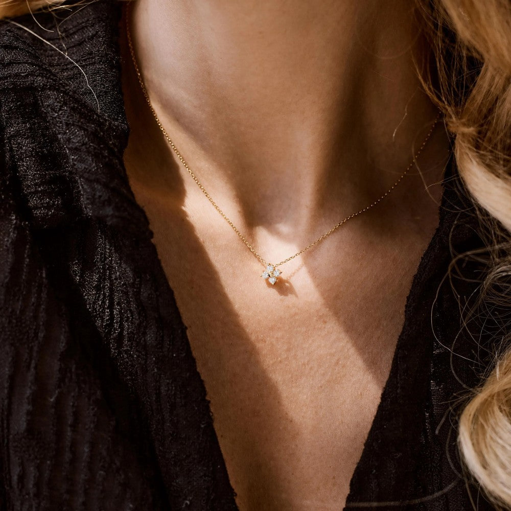 Clover Clavicle Necklace